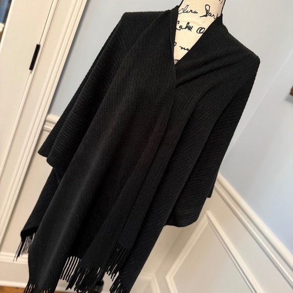 Poncho, Black Knit, Unlined, O/S Acrylic - Picture 1 of 3